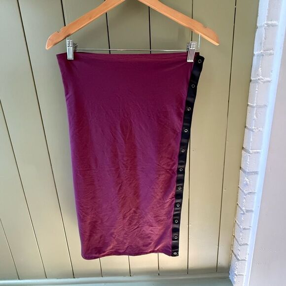 Lululemon Vinyasa Scarf in Maroon - Picture 1 of 6